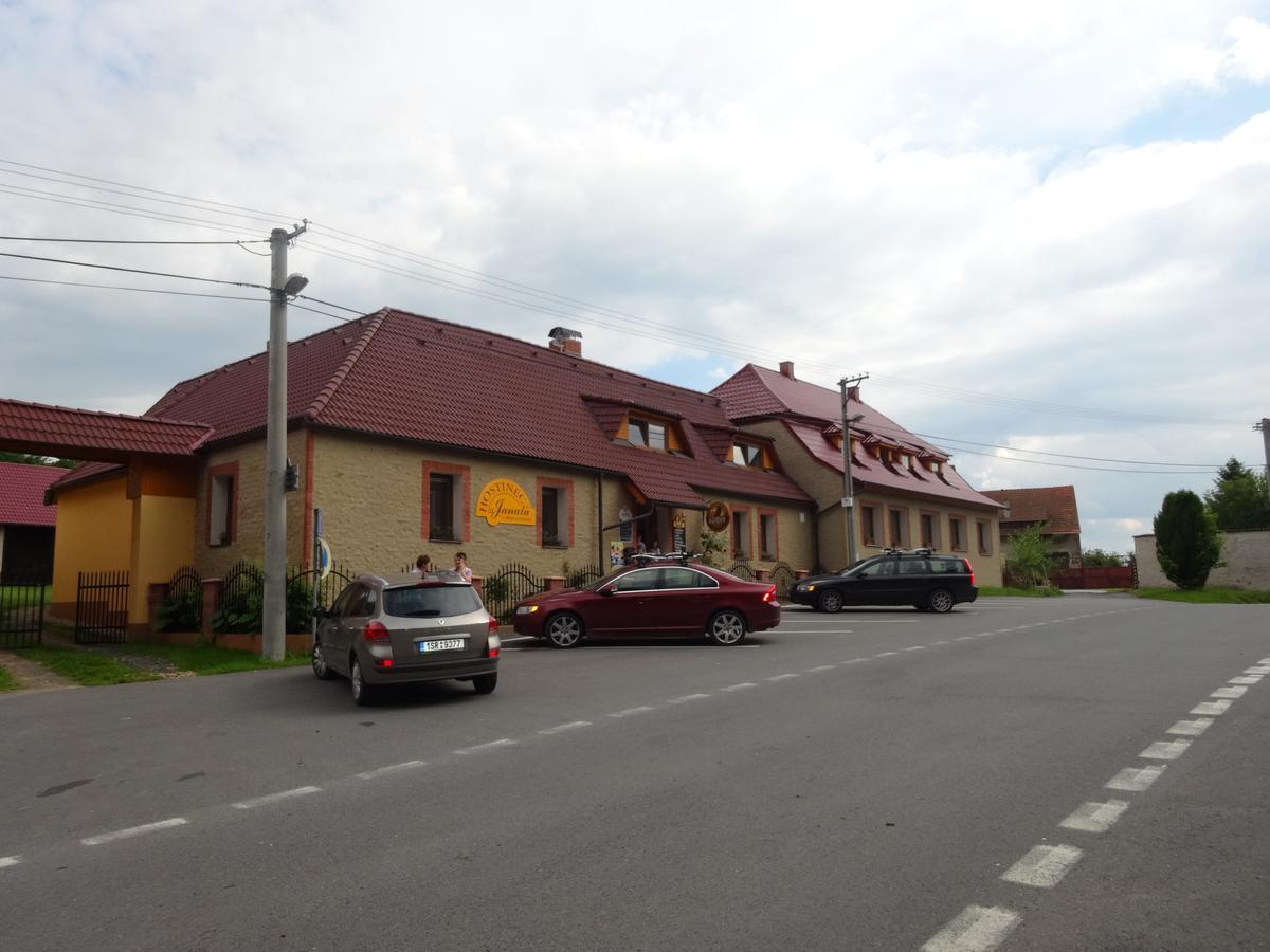 Cestin 豪斯汀乌比托凡宾馆酒店 外观 照片